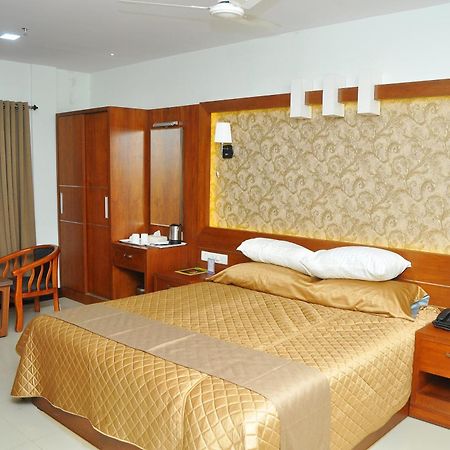 Kallada Mamatha Motels Kunnamkulam Extérieur photo
