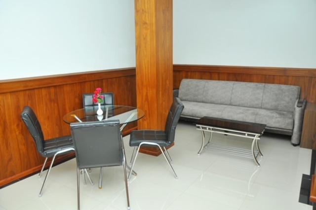 Kallada Mamatha Motels Kunnamkulam Extérieur photo