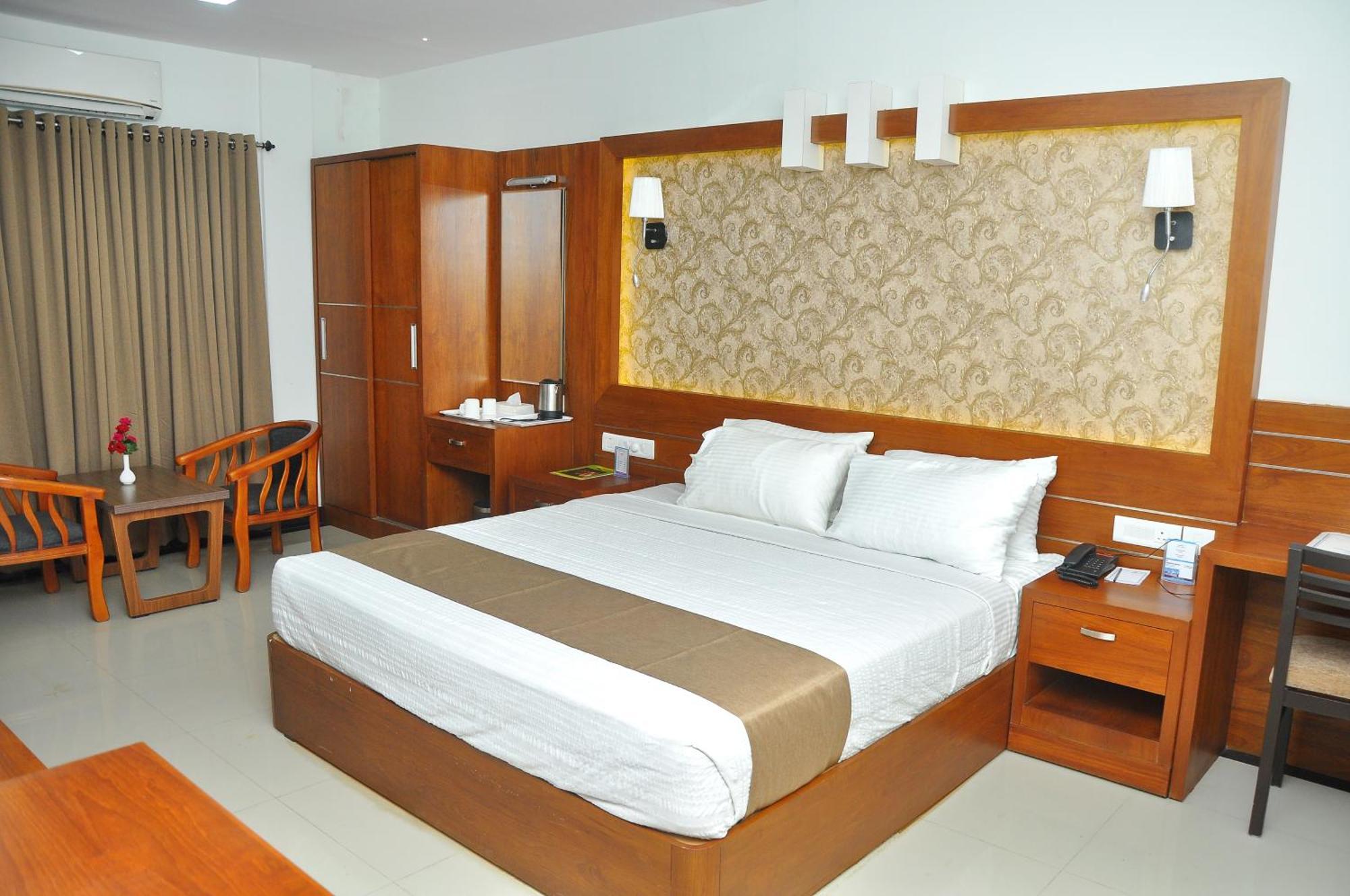 Kallada Mamatha Motels Kunnamkulam Extérieur photo